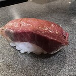 鮨処 なり田 - サービスでいただいた熟成ハマチ