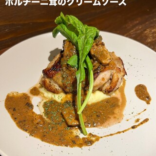 es Café Bar & Beauty Salon_1