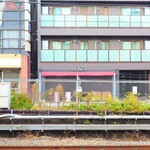 Spaghetti House MOSES - JR東中野駅ホームから。