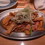 居酒屋 ヨーテル - ピリ辛メンマはチャーシューも入っていて最強レベルのつまみに！！