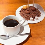 L.A.F - カフェ プティフール クプアス