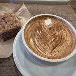 ストリーマー コーヒーカンパニー SHIBUYA - オーツミルクラテwithシナモンパウダー