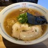 支那そばや - 料理写真:醤油味らーめん普通盛り900円