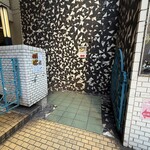 とんかつ梛 - 外観(B1Fへの階段)