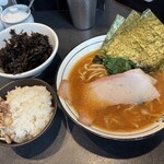 らーめん飛粋 武蔵新田店 - ラーメン（並）+ごはん+岩海苔