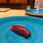 鮨 urag - マグロ赤身さん！くるくる巻き巻き〜