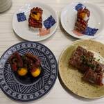 神田江戸ッ子寿司 スマートレーン北口店 - 肉寿司4種。和牛プレミアム、和牛炙り、和牛ユッケ、和牛ロール