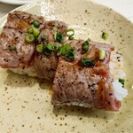 神田江戸ッ子寿司 スマートレーン北口店 - 和牛ロール。肉の旨みと寿司ロールがマッチしてました