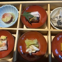 豚捨 KITTE丸の内店 - 