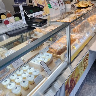 シャトレーゼ 焼きたてスイーツ&ソフトクリーム_1