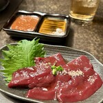炭火焼肉 たけのうち - 生レバー焼き