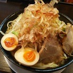 野菜が美味しい鶏豚ラーメン まる重 - カレーラーメン：7８0円