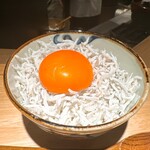 炭割烹 新谷 - 〆の和歌山田辺・増富商店のシラスご飯 ◎めっちゃ美味い！