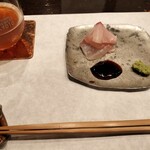 両川 - 醤油に工夫を加えた刺身