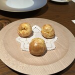 Le RESTAURANT - グジェール 3種類のチーズの甘くないシュー