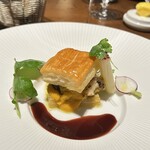 Le RESTAURANT - ポルチーニ茸とバターナッツカボチャのフイユテ　林檎のサラダ