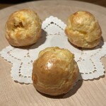 Le RESTAURANT - グジェール 3種類のチーズの甘くないシュー