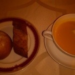 Mein Dainingu - パンとコーンスープ
