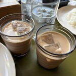 イン カリー - サービスのチャイ