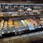 エーグルドゥース - ショーケース