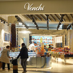 Venchi Cioccolato e Gelato - 立ち止まる方 多数でした！