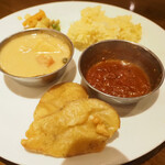 ナタラジ - 甘めのミルク入りのカレーです　