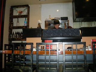 Honkaku sumibi yakitori irodori - カウンターは8席ご用意。