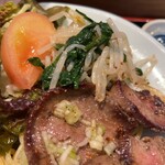 食堂ミートル - ナムルも美味しい^ - ^