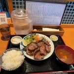 食堂ミートル - 牛タン塩焼き定食2400円