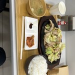 豚バラキャベツ焼肉楽苑 - 料理写真: