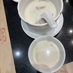 TASTY CONGEE & NOODLE WANTUN SHOP - 今日のスープは杏汁豬肺湯