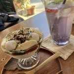 BOWLS cafe - 白甘味とバイオレットスカッシュ