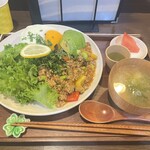 メルシー - そしてこちらは8月のガパオライス　アボカドをオプションで追加して更に美味しくいただきました♪