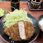 とんかつ 茅 - 肉厚ジューシー