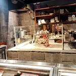 こだわりもん一家 - 開店直後からベストな火加減の炭火タワー