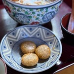 岩戸屋 - そばだんご　240円