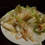 中目黒 炙家鐵玄 - 生白菜とニンニク醤油ドレッシングがけ