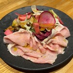 洋食 おがた - 自家製ロースハムと季節野菜サラダ