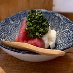 町屋 あかりや - 本まぐろと長イモのにらじょうゆ