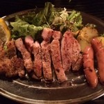 カレー屋アカマル - 豚肉のロースト（太るよ）