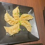 無限餃子食べ放題 町餃子 新宿西口店 - 