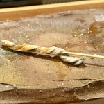 鮨 喜一 - さよりの皮