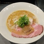 らーめんOrange オレンジ - 料理写真:濃厚醤油らーめん（細麺）