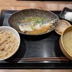 炭火焼干物定食 しんぱち食堂 人形町店 - 