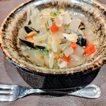 銀次郎 - フランス産（モンサンミッシェル）ムール貝と　　　　　　　　　　　
      　　　　　　地元野菜のブイヨンスープ