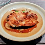 銀次郎 - 肉料理　　伊勢赤鶏の炭火焼き（友人）