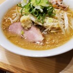 三ん寅 - 味噌ラーメン並(¥1,200)、もやしトッピング(¥200)