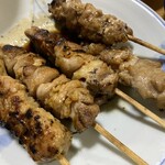 正起屋 - 阿波尾鶏もも串・せせり串・つくね串