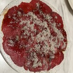 フレンチ酒場 GOLD 京都ポルタ店 - 和牛カルパッチョトリュフバター