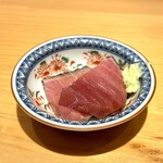 すしやのたい悟 - 料理写真:メジマグロ 赤身・中トロ 藁焼き
